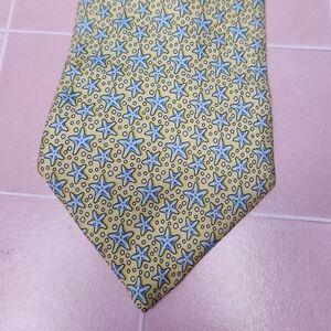 Vineyard Vines Yellow and Blue Starfish Tie
